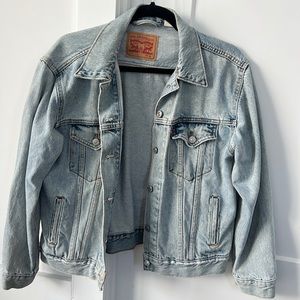 Levi’s Women's Ex-Boyfriend Cotton Denim Trucker Jacket
